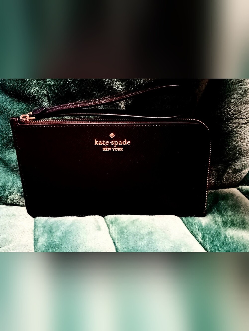Kate Spade Lucy Black Saffiano Leather L-Zip Wristlet KD546 EUC
